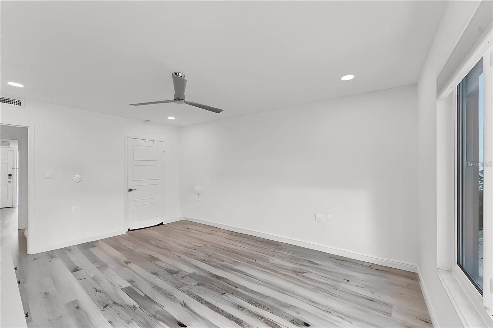 SANDS POINT - Residential