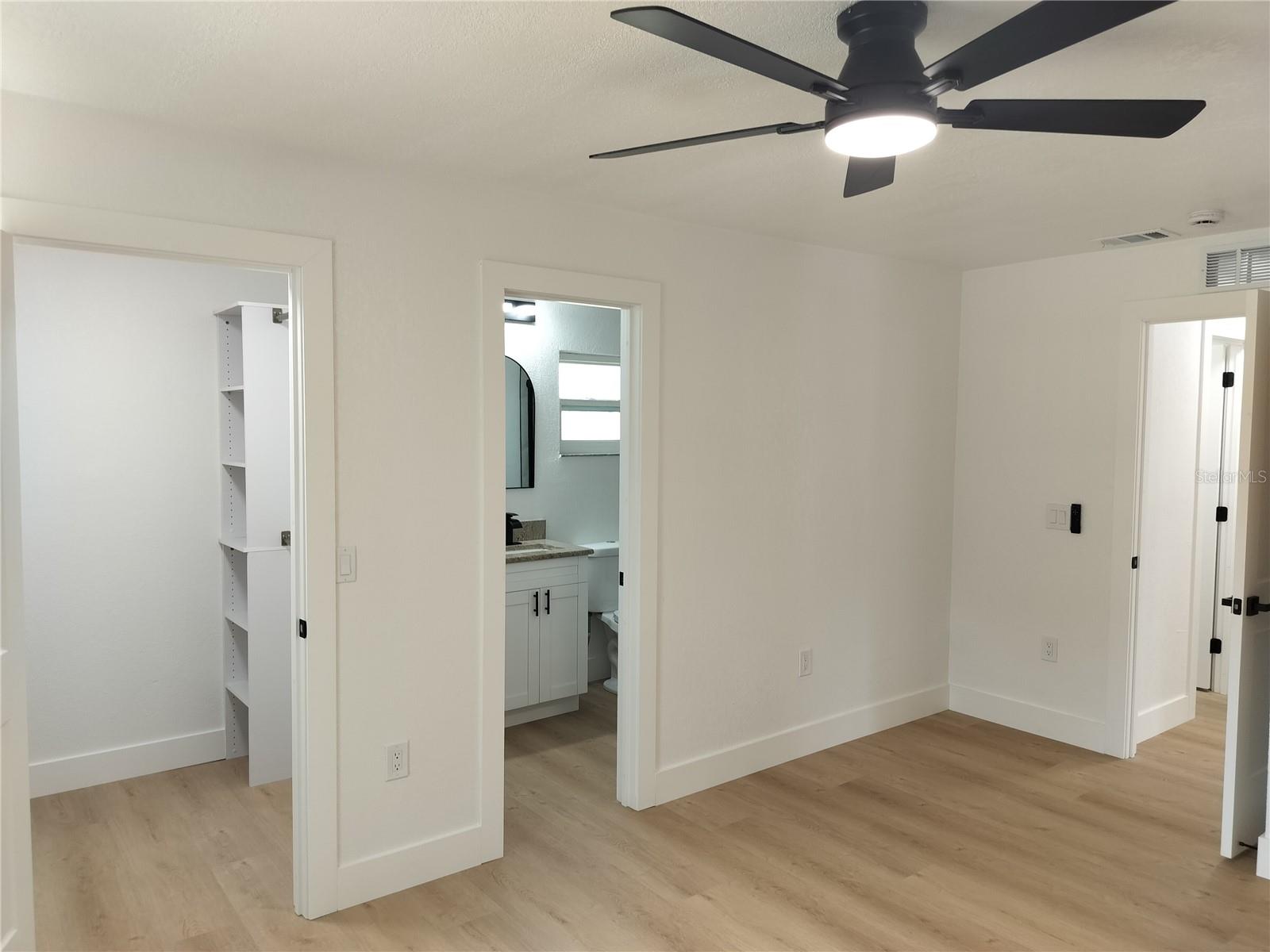 LAKE ST GEORGE-UNIT 1 - Residential
