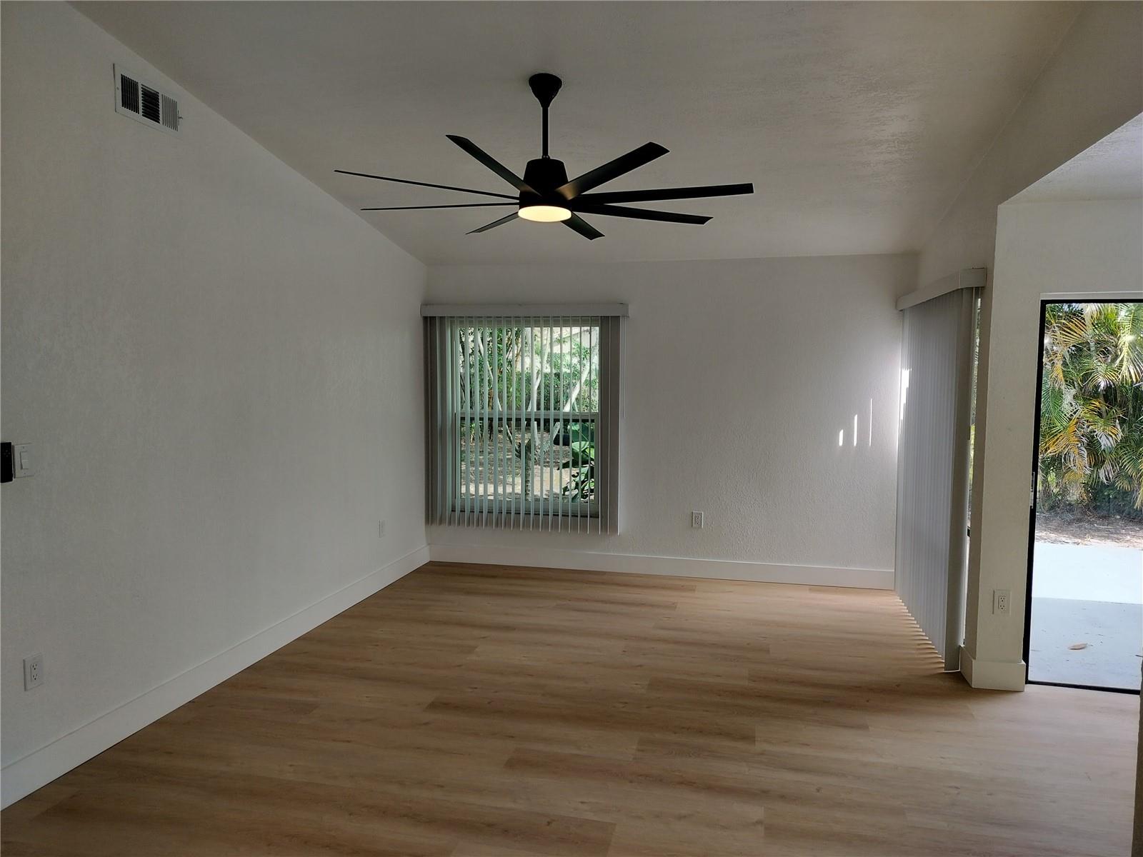 LAKE ST GEORGE-UNIT 1 - Residential