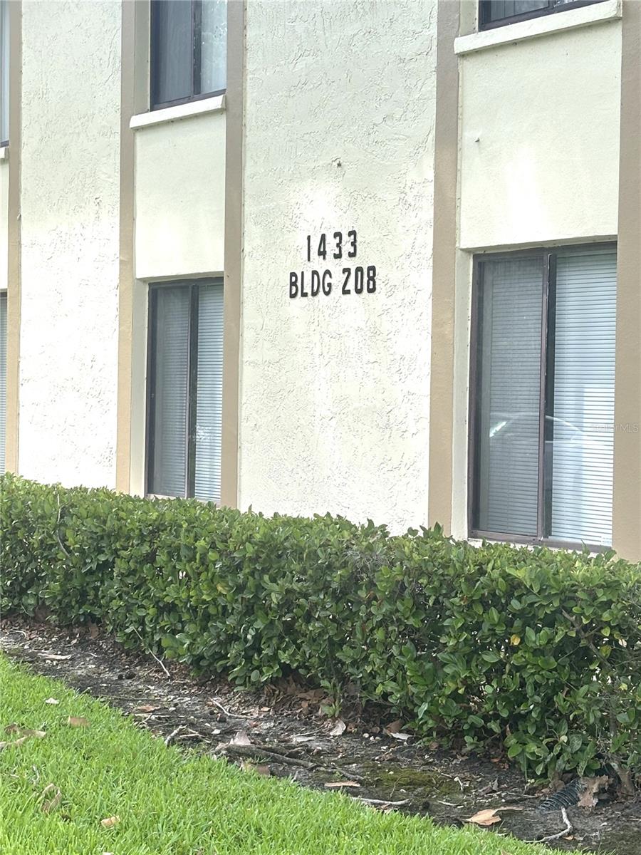 RARE 3 BEDROOM/ 2 BATH CONDO IN VERY DESIRABLE (ALL AGE) COMMUNITY IN PINE RIDGE AT LAKE TARPON VILLAGE IN TARPON SPRINGS. THIS FULLY UPDATED UNIT HAS SPECTACULAR VIEWS OF THE POND AND WOODS AND LOCAL WILDLIFE. LOTS OF PRIVACY AS YOU'RE SURROUNDED BY CONSERVATION AREA WITH NO CHANCE OF FURTHER BUILDING. ENJOY THE VIEW FROM YOUR LARGE, COVERED AND SCREENED, BALCONY. RICH WOOD FLOORING IN ALL PRIMARY AREAS, INCLUDING ALL 3 BEDROOMS. CROWN & CHAIR MOLDINGS INCREASE THE RICH FEEL OF THIS UNIT AS WELL. KITCHEN HAS NEWER REFACED CABINETS, A CUSTOM TILED BACKSPLASH & ALL STAINLESS STEEL APPLIANCES. ATTRACTIVE & DURABLE LINOLEUM FLOORING IN KITCHEN AND BOTH BATHROOMS. PRIMARY BEDROOM IS LARGER THAN IN A LOT OF SINGLE HOMES AND HAS A WALK-IN CLOSET AND AN ATTRACTIVELY UPDATED EN-SUITE BATHROOM. LARGE, SEPARATE UTILITY ROOM HAS LOTS OF STORAGE, TOO. SO MANY COMMUNITY AMENITIES TO ENJOY, POOL, TENNIS, PLAYGROUND, ALL FENCED, AS WELL AS WALKING PATHS AROUND THE POND WHERE YOU MAY ENCOUNTER DEER & TURTLES SHARING THE AREA. LOCATED OFF OF EAST LAKE ROAD WITH SHOPPING, LOTS OF DIFFERENT RESTAURANTS, CHESTNUT PARK WITH PUBLIC BOAT RAMP AND OTHER ENTERTAINMENT. EXCELLENT, "A"RATED SCHOOLS, CURLEW WOODS ELEMENTARY. EAST LAKE MIDDLE SCHOOL (WHICH IS A MAGNET SCHOOL FOR ENGINEERING) AND EAST LAKE HIGH SCHOOL BOTH SHARE THE SAME CAMPUS AND ARE JUST ACROSS EAST LAKE BLVD. HONEYMOON ISLAND, HOWARD PARK & SUNSET BEACH ON THE GULF ARE JUST A SHORT DISTANCE AWAY. HISTORIC TARPON SPRINGS WITH THE SPONGE DOCKS, CUTE, SCOTTISH INFLUENCED DUNEDIN, SAFETY HARBOR & PALM HARBOR ARE ALL JUST A SHORT DRIVE. BEWARE ANTIQUE COLLECTORS, YOU MAY HAVE A HARD TIME NOT BUYING EVERYTHING YOU SEE! GOLF ENTHUSISTS HAVE MANY EXCELLENT PUBLIC COURSES WITHIN A SHORT DRIVE, THAT INCLUDE INNISBROOK, WHICH HOLDS THE ANNUAL VALSPAR PGA TOURNAMENT AND LANSBROOK GOLF COURSE.
LIFE CAN BE SHORT, IT'S TIME TO ENJOY THE FLORIDA LIFESTYLE