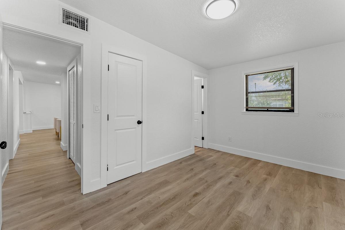 LONGDALE - Residential