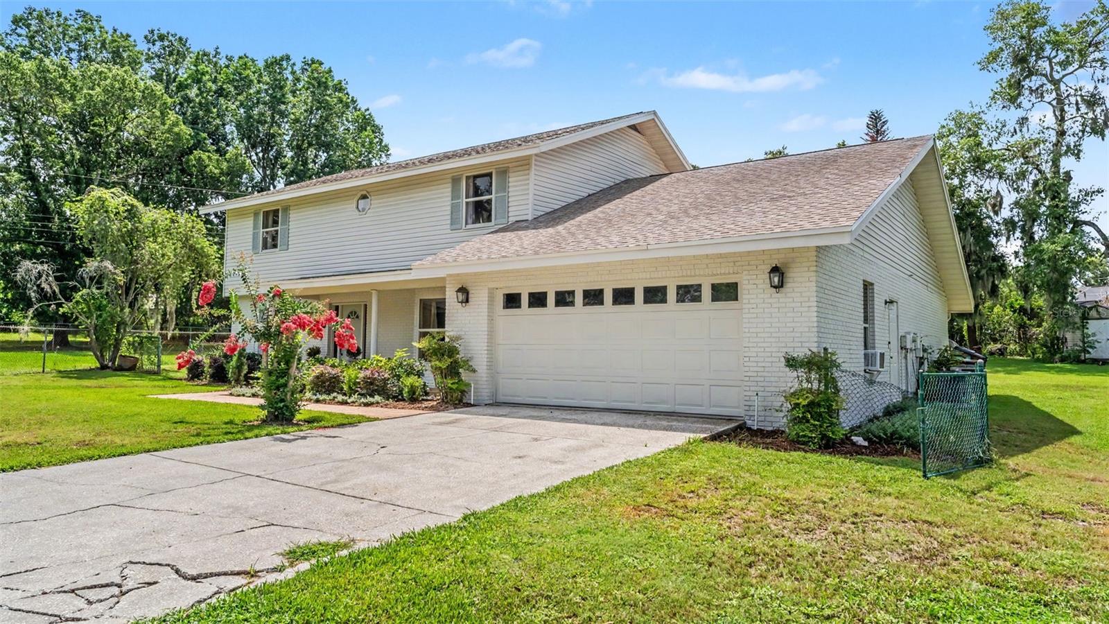LAKEWOOD ESTATES - Residential