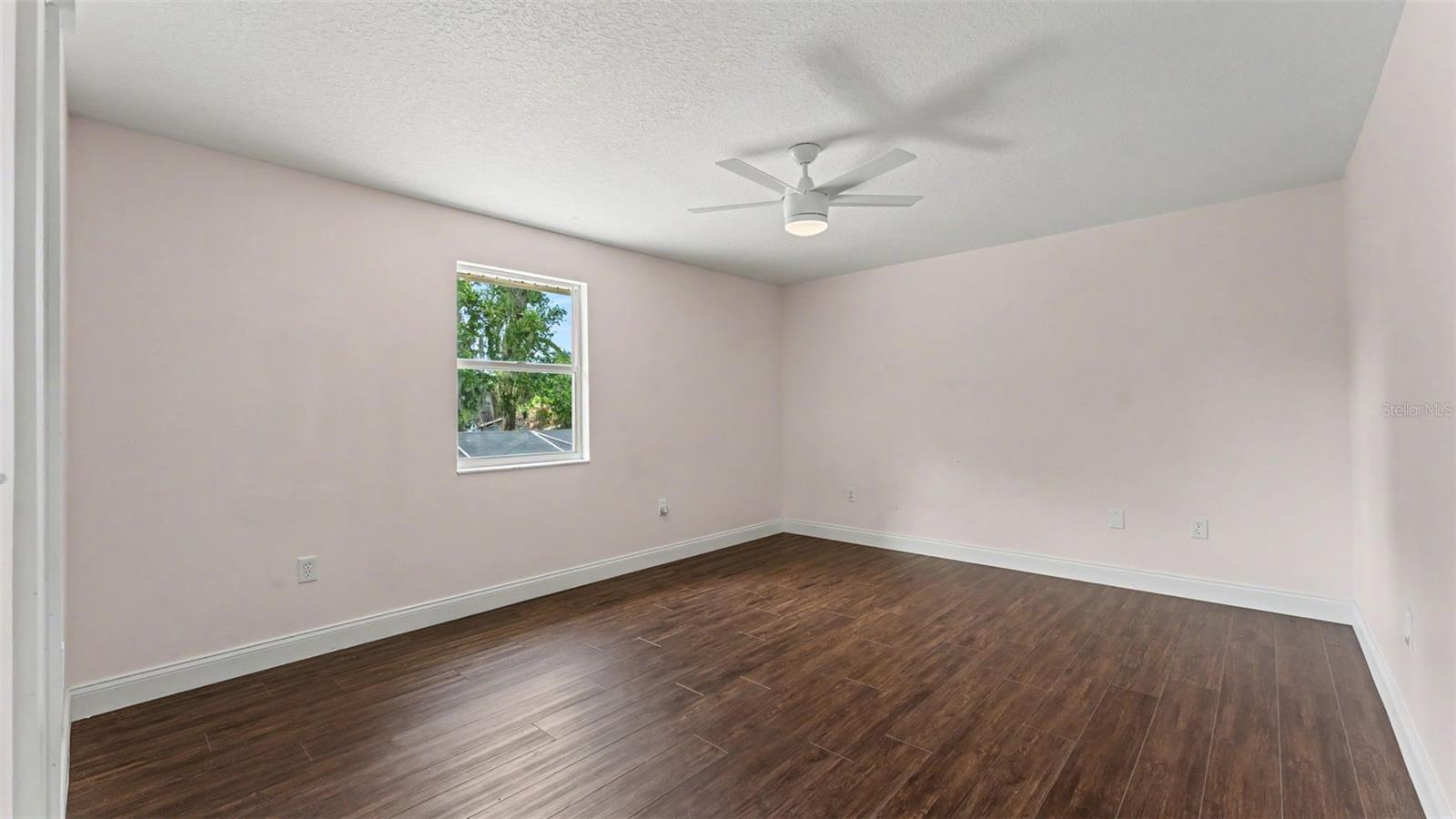 LAKEWOOD ESTATES - Residential