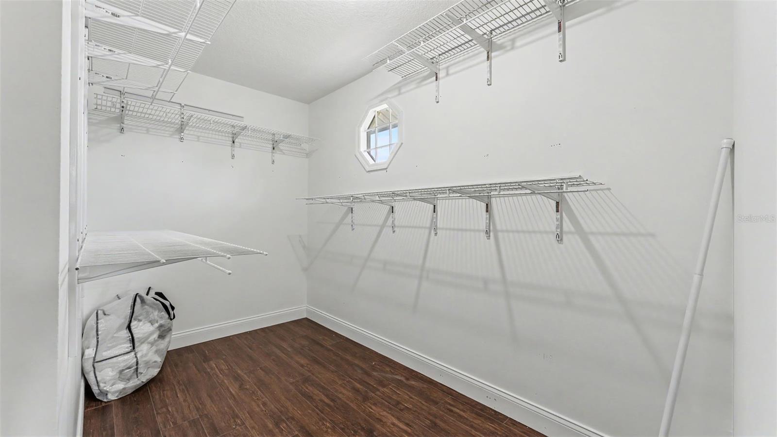 LAKEWOOD ESTATES - Residential