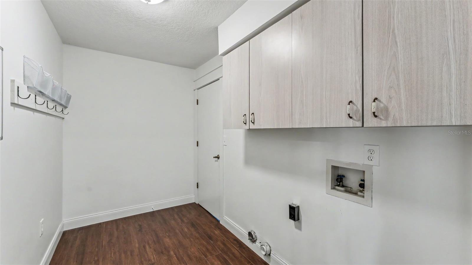 LAKEWOOD ESTATES - Residential