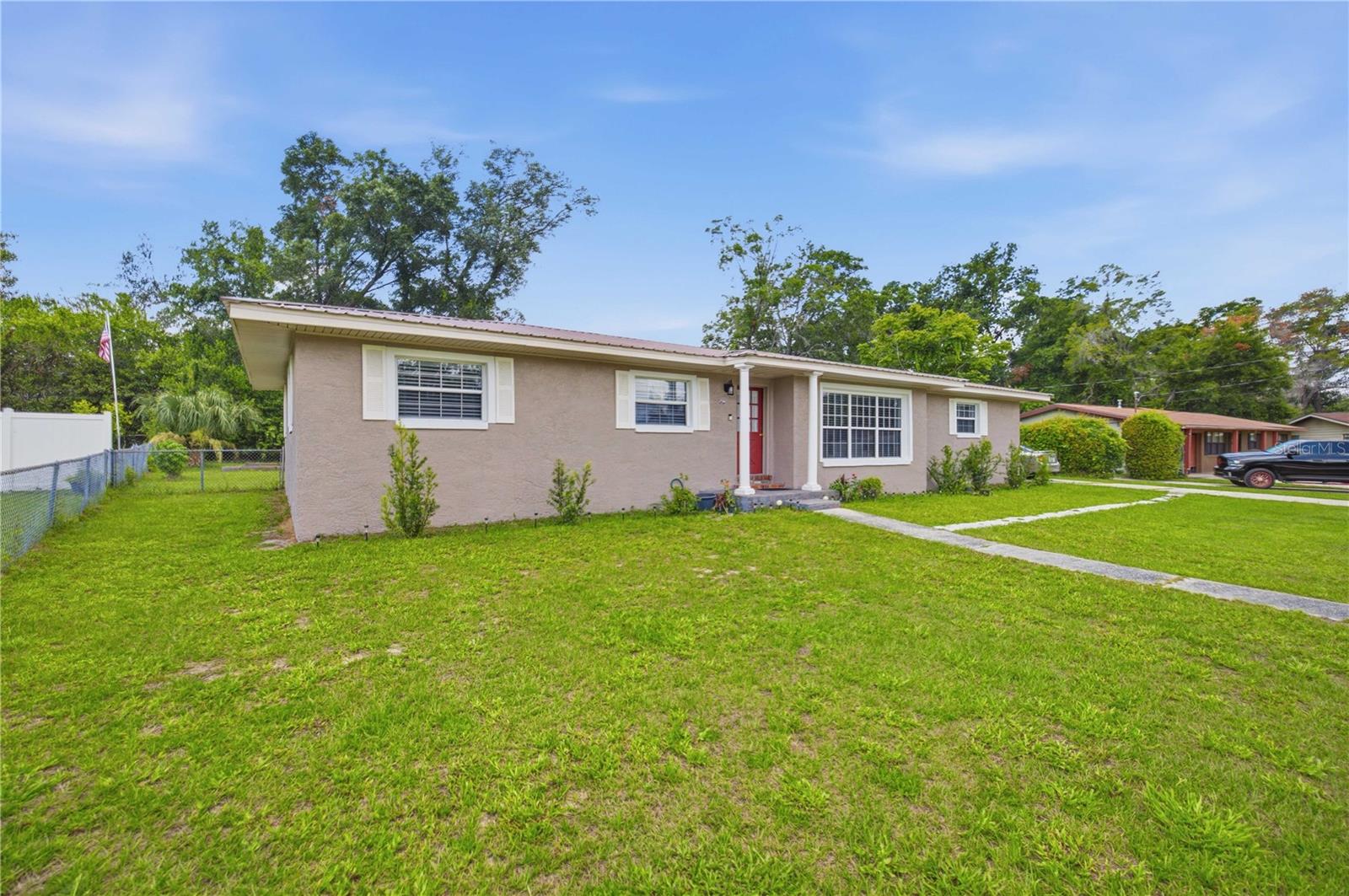 CASTLE HILLS - Residential