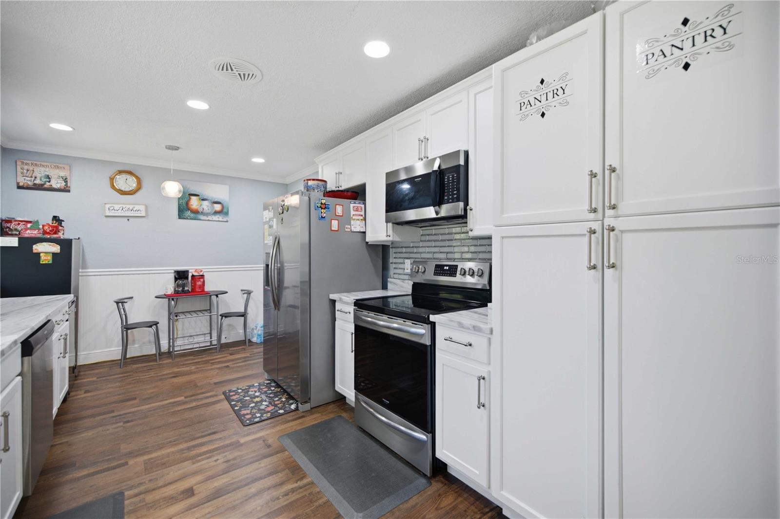 CASTLE HILLS - Residential