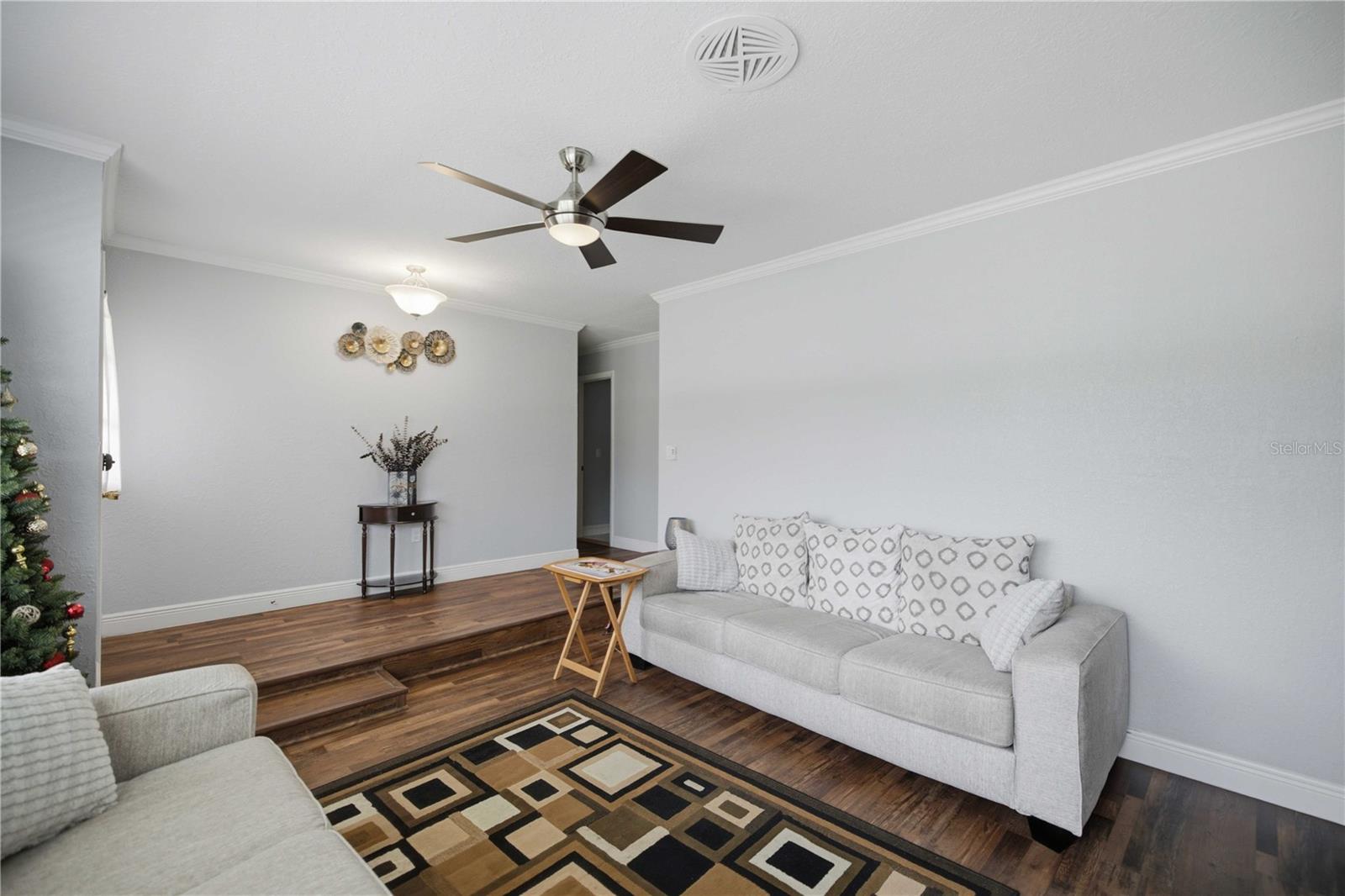 CASTLE HILLS - Residential