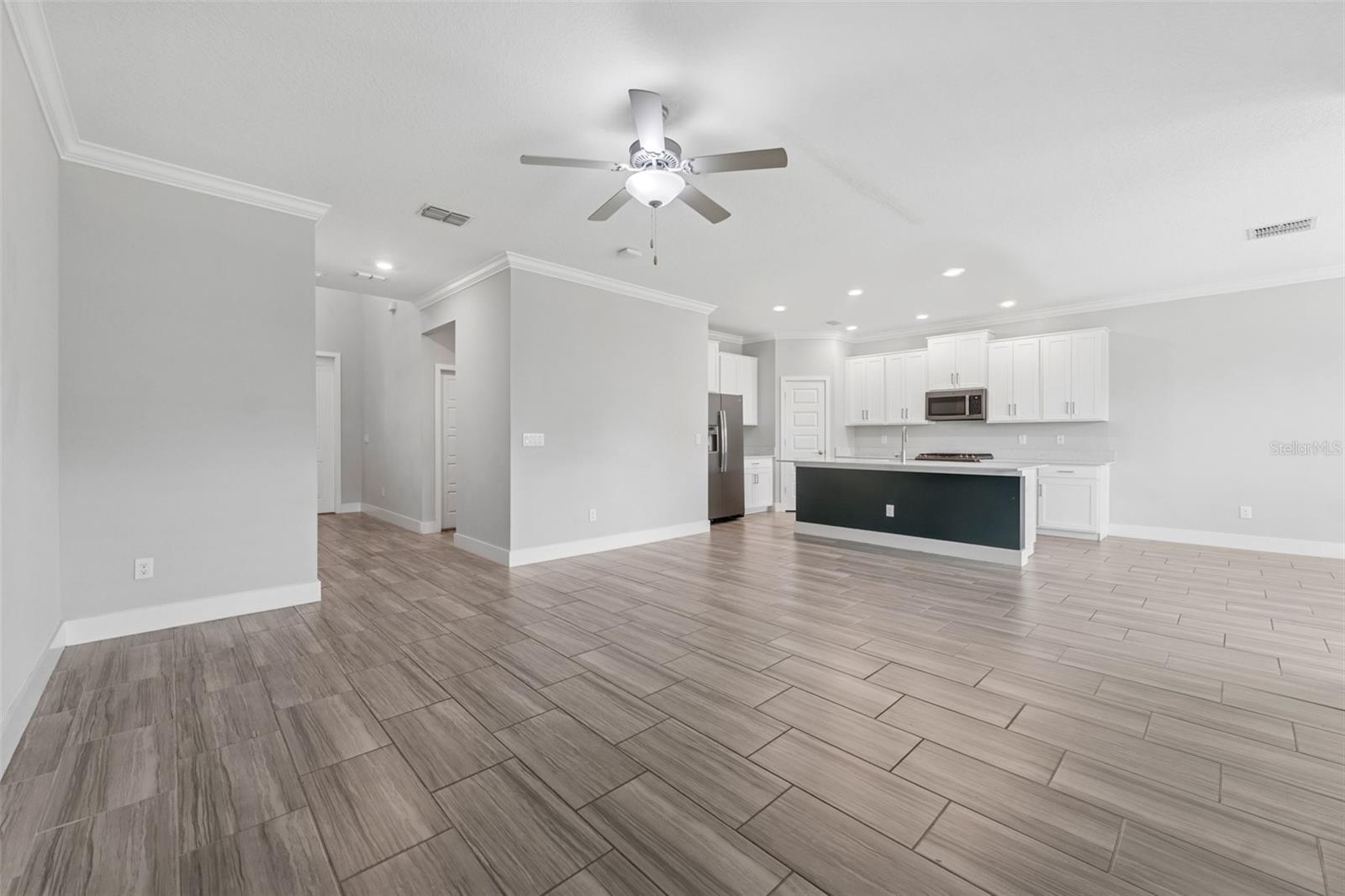 BEXLEY MANORS - Residential Lease
