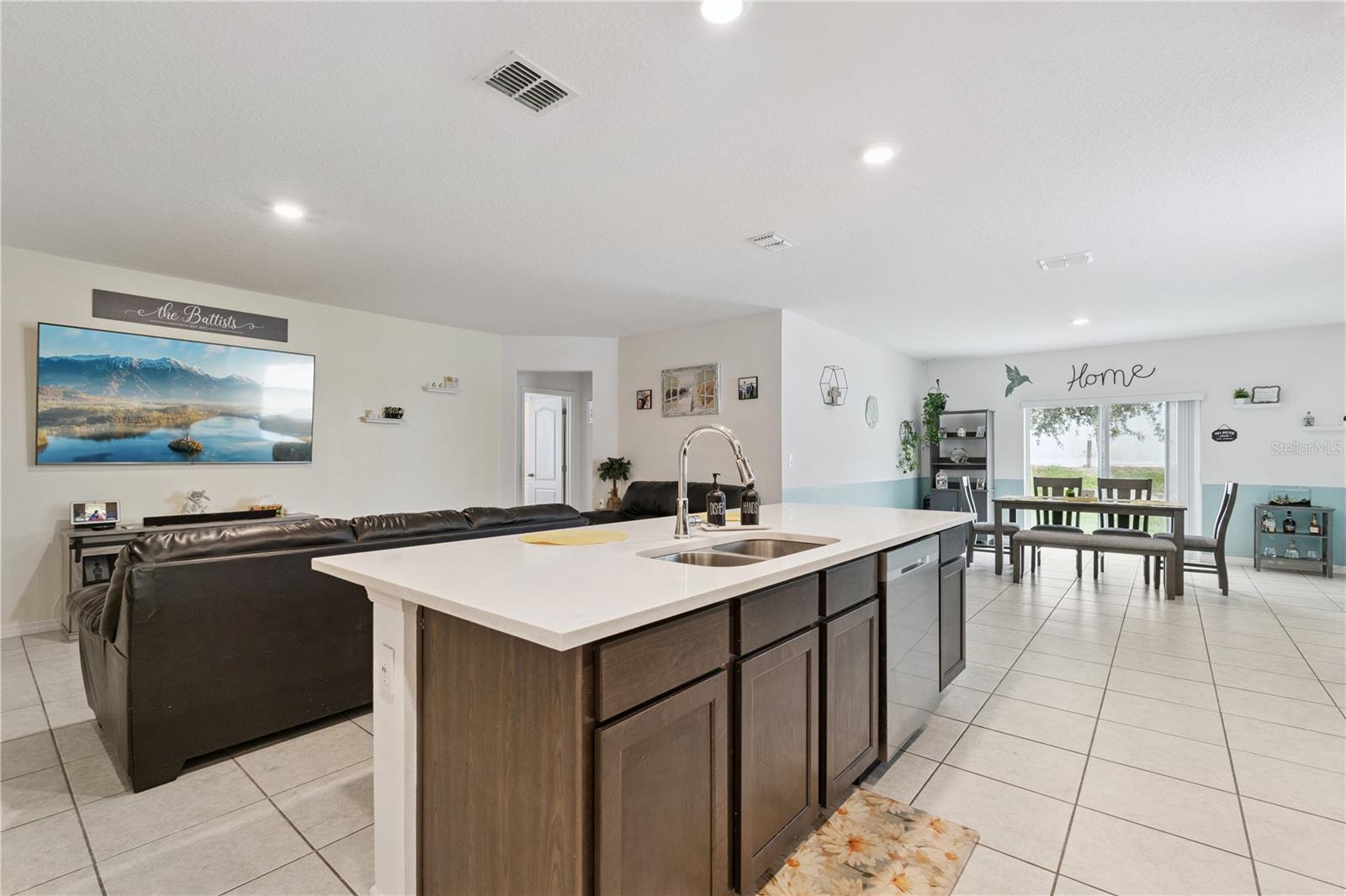 KNIGHT LAKE ESTATES - Residential