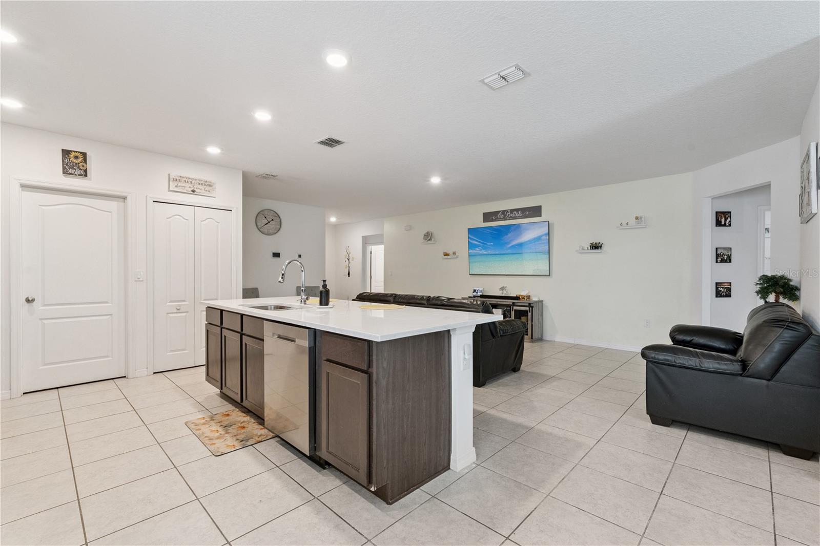 KNIGHT LAKE ESTATES - Residential