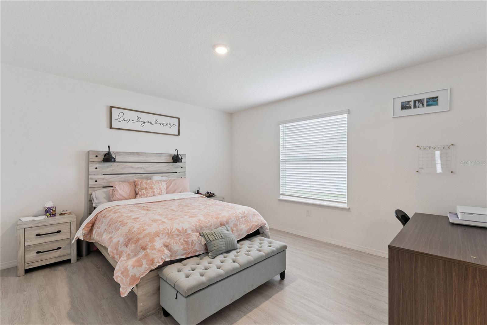 KNIGHT LAKE ESTATES - Residential