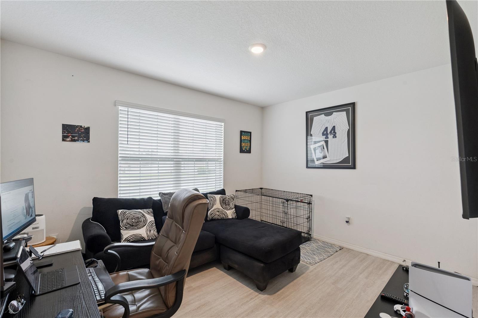 KNIGHT LAKE ESTATES - Residential