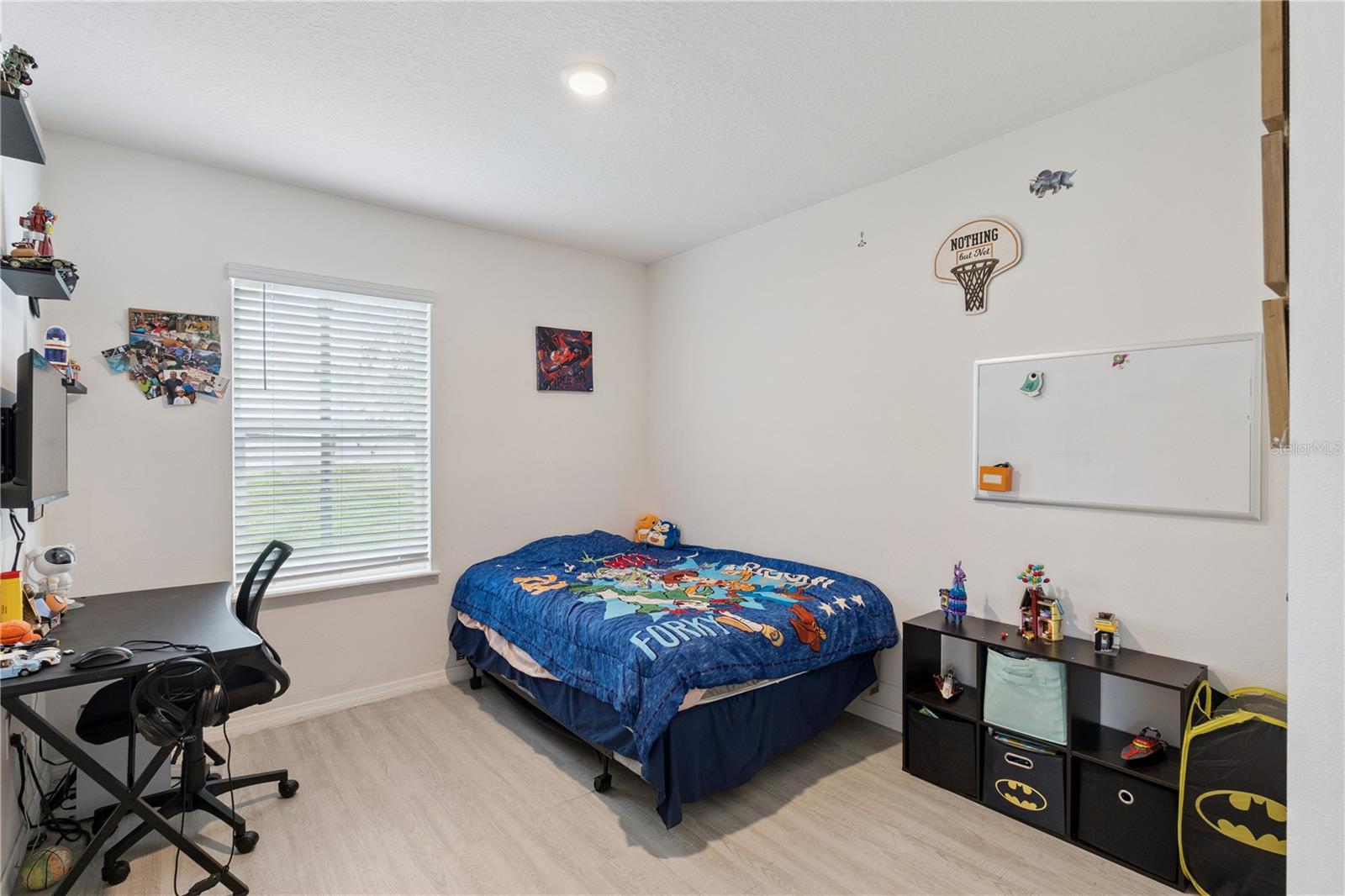 KNIGHT LAKE ESTATES - Residential