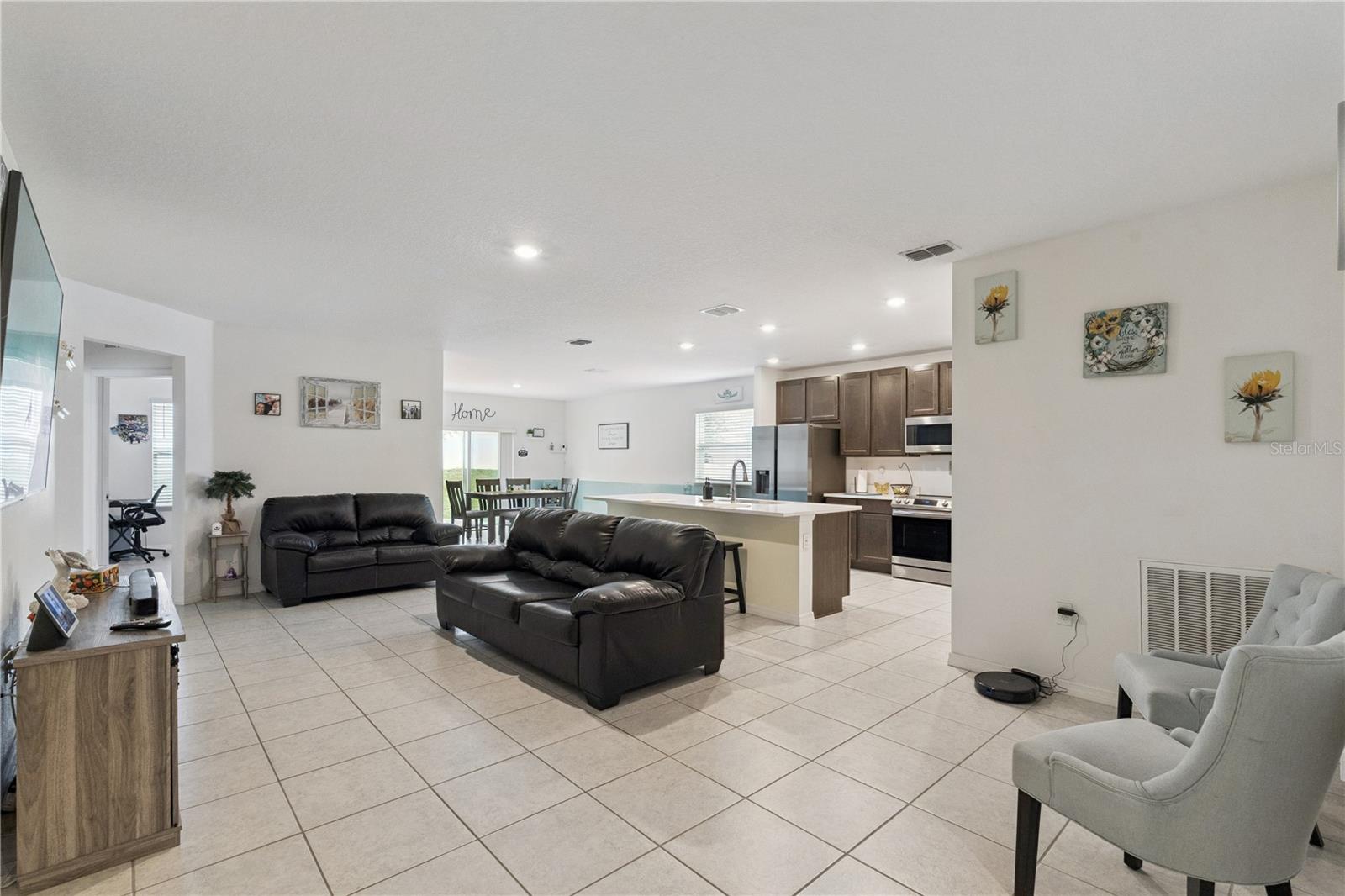 KNIGHT LAKE ESTATES - Residential