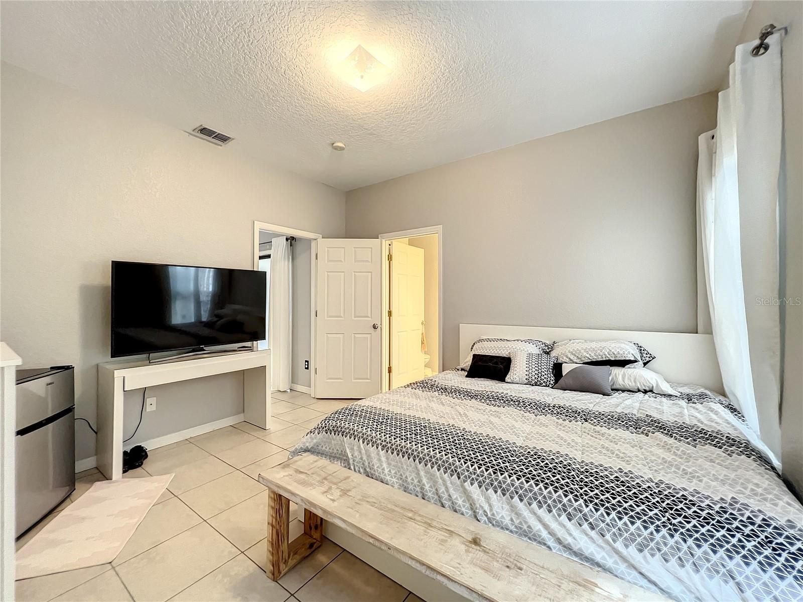 HIGH GROVE UNIT 01 LT 01 PB 50 PG 19-20 - Residential Lease