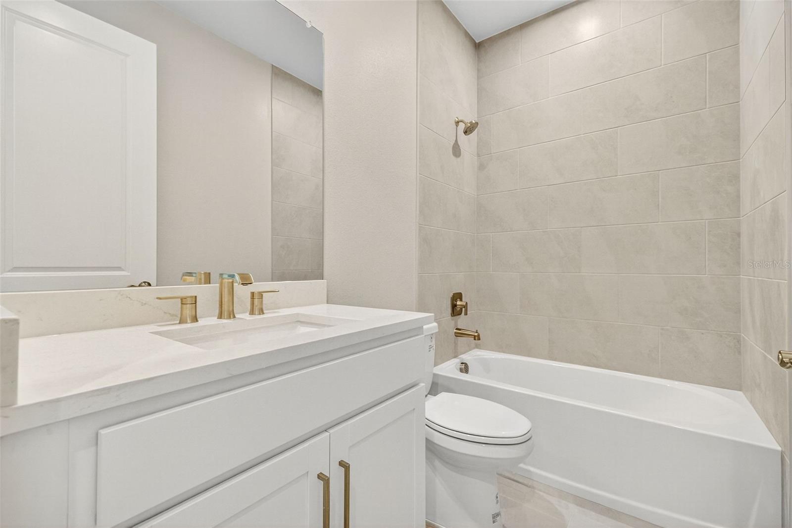 LAKESPUR AT WELLEN PARK - Residential