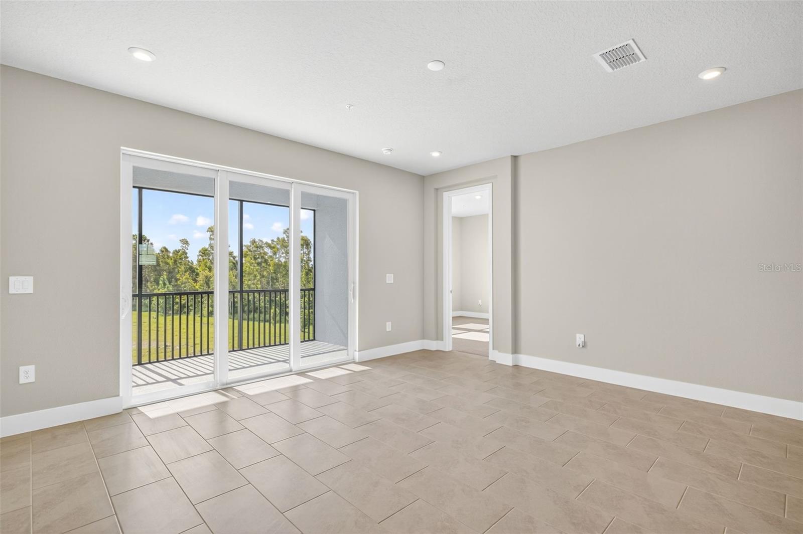 LAKESPUR AT WELLEN PARK - Residential