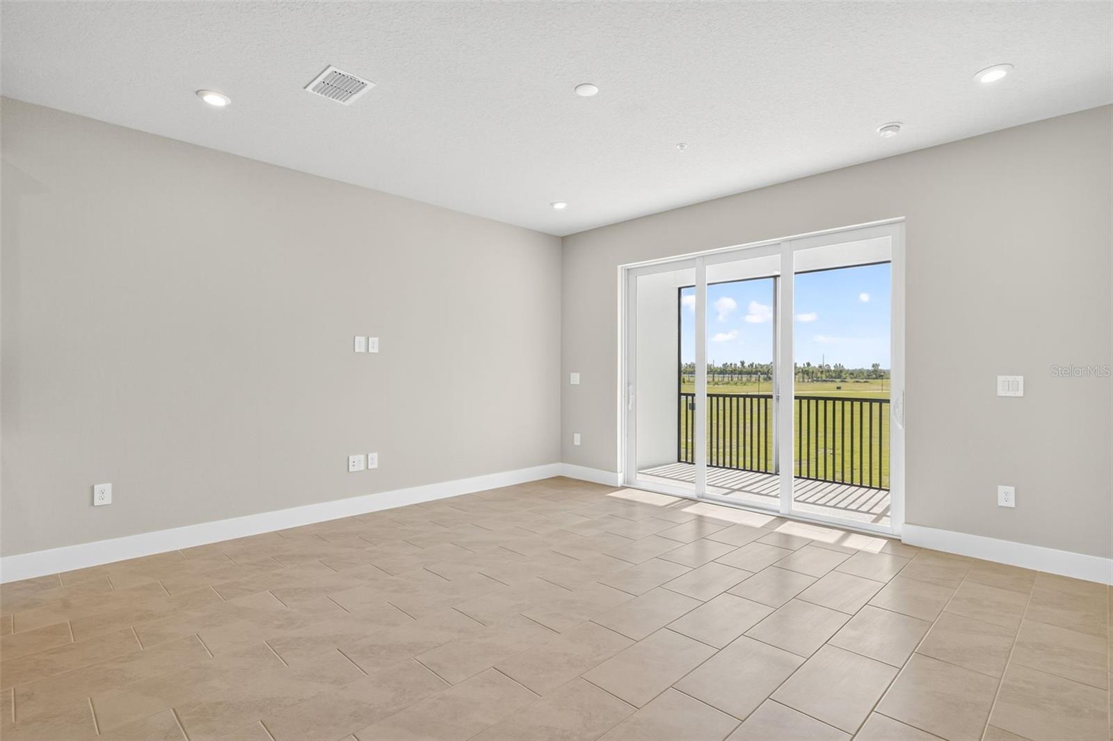 LAKESPUR AT WELLEN PARK - Residential