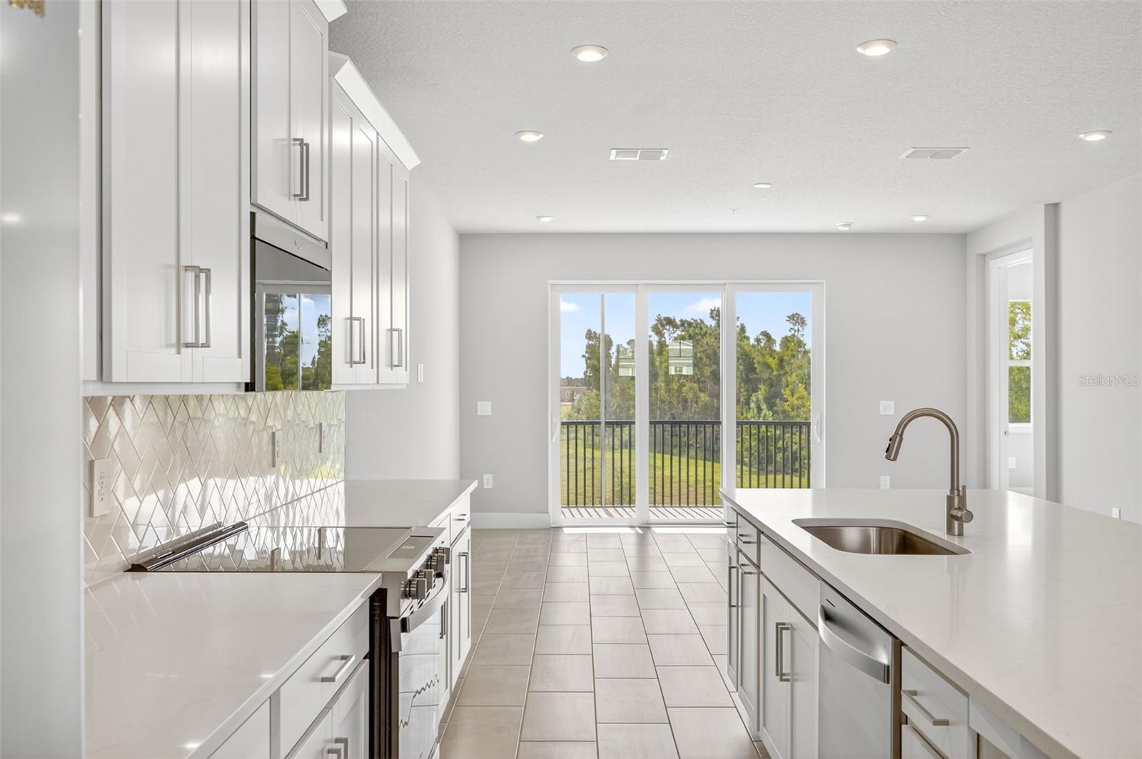 LAKESPUR AT WELLEN PARK - Residential