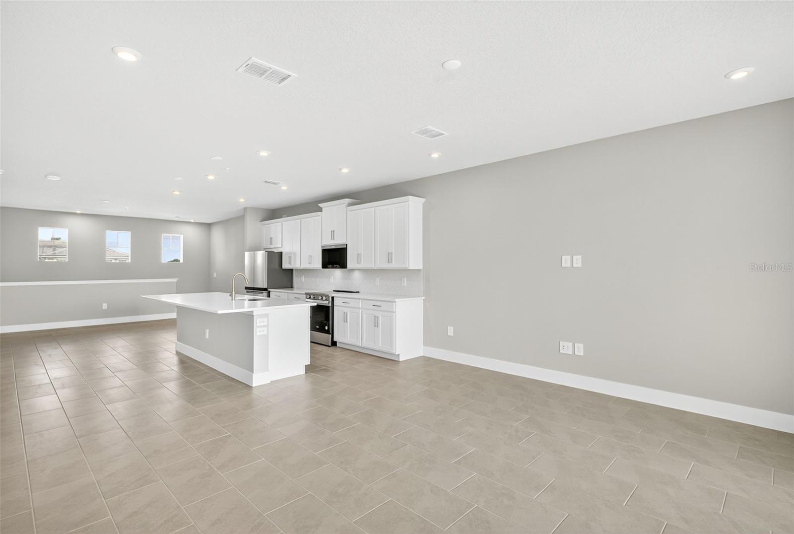 LAKESPUR AT WELLEN PARK - Residential