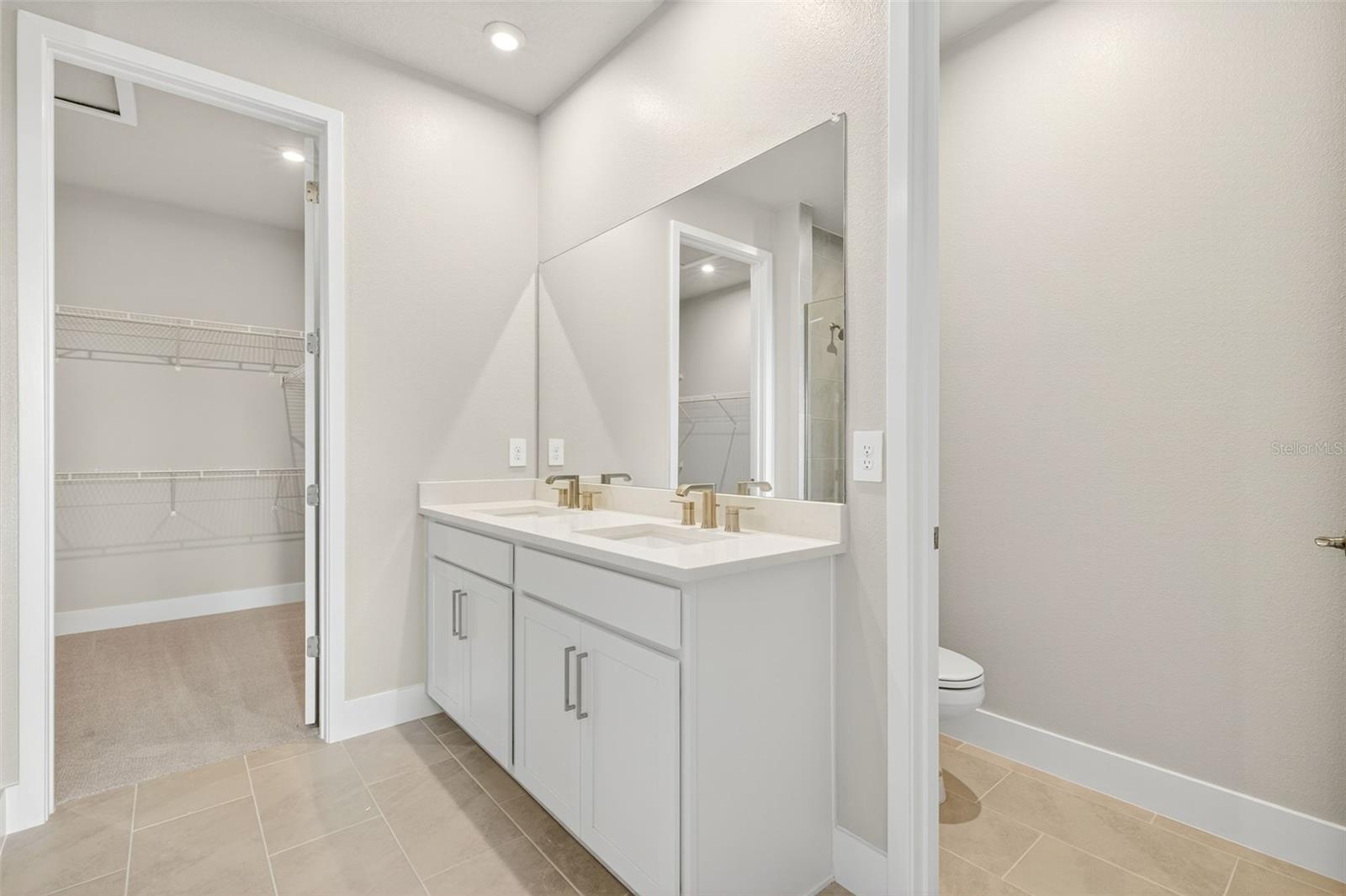 LAKESPUR AT WELLEN PARK - Residential
