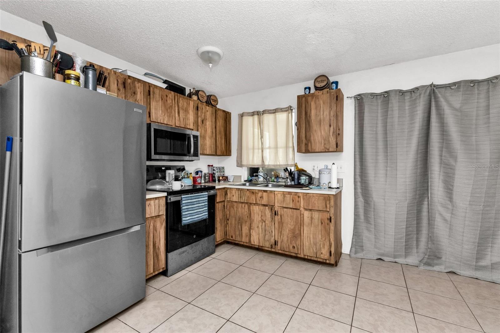 SAN CARLOS PARK - Residential Income