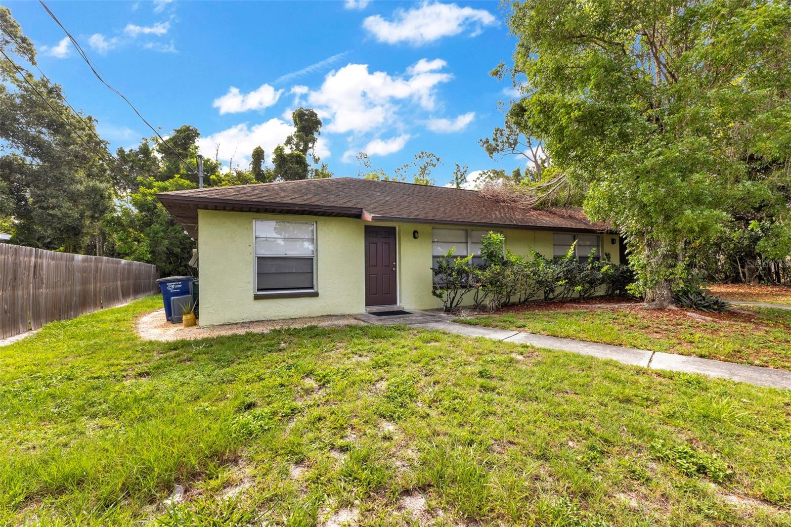 SAN CARLOS PARK - Residential Income