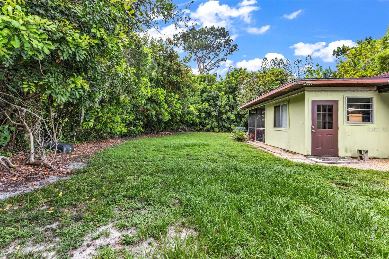 SAN CARLOS PARK - Residential Income