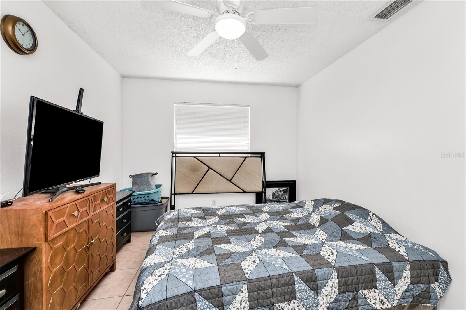 SAN CARLOS PARK - Residential Income