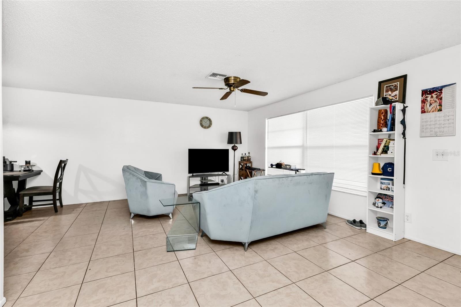 SAN CARLOS PARK - Residential Income