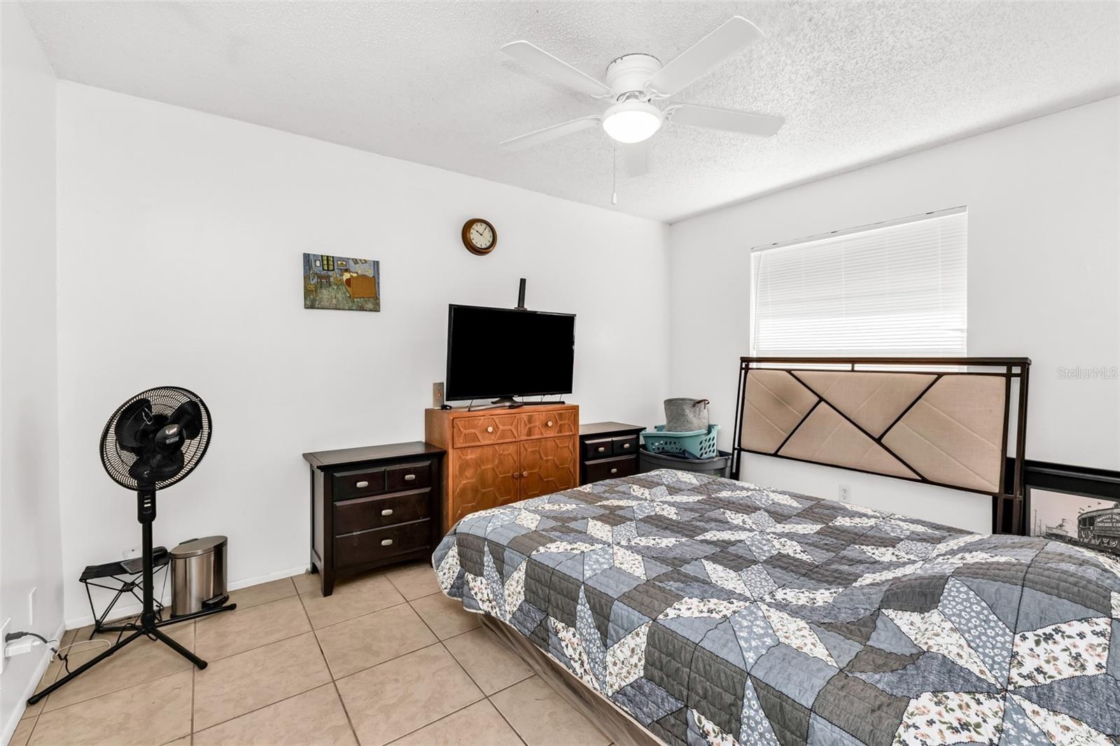 SAN CARLOS PARK - Residential Income