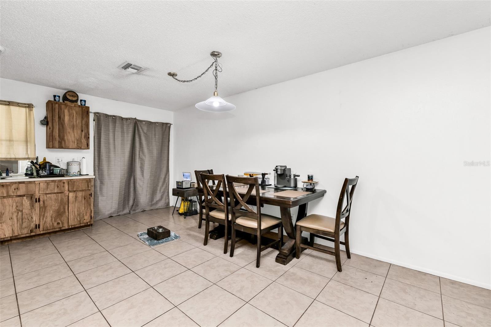SAN CARLOS PARK - Residential Income