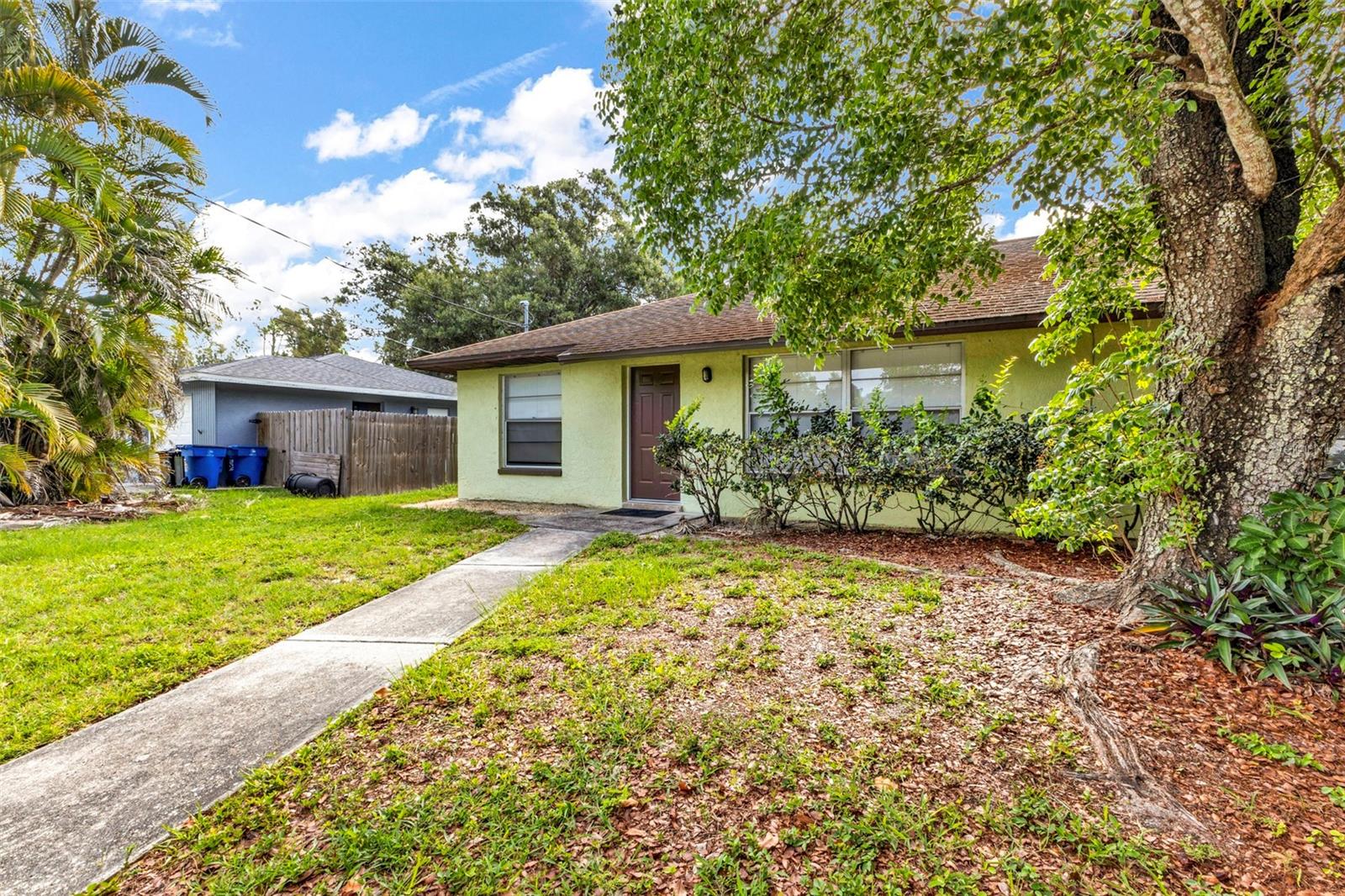 SAN CARLOS PARK - Residential Income
