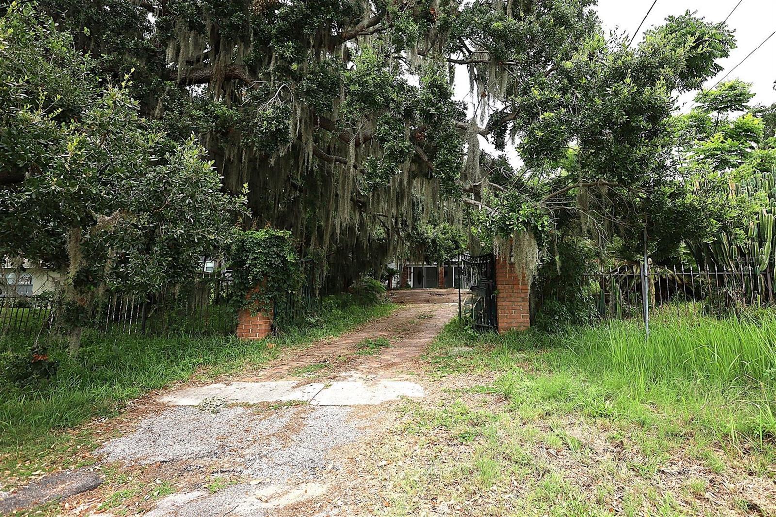 LAKEVIEW - Residential