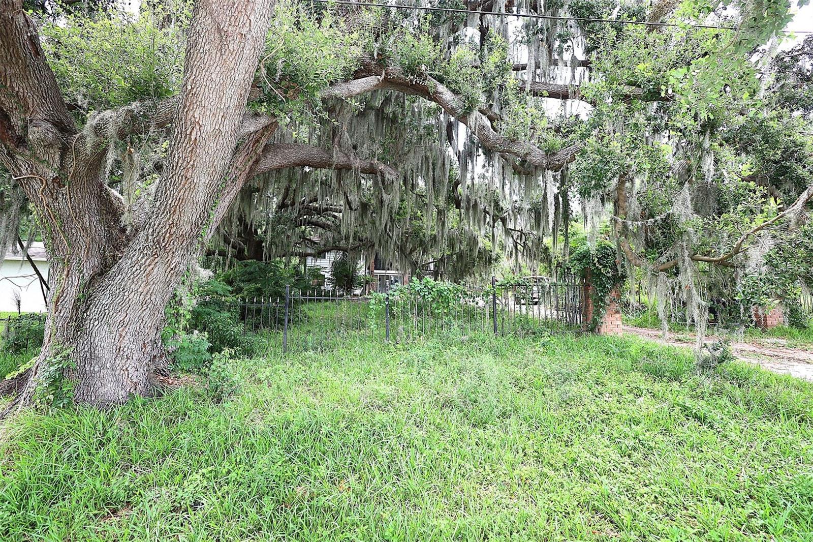 LAKEVIEW - Residential