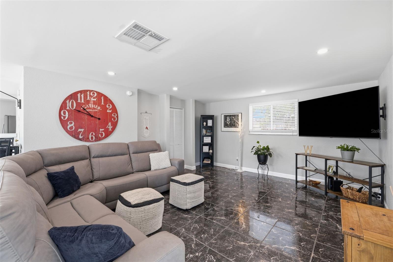 KELLY JOHN A SCARBROUGH SUB - Residential