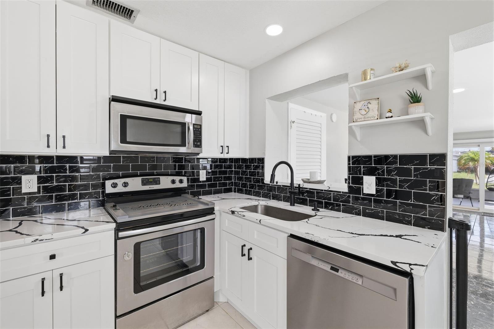 KELLY JOHN A SCARBROUGH SUB - Residential