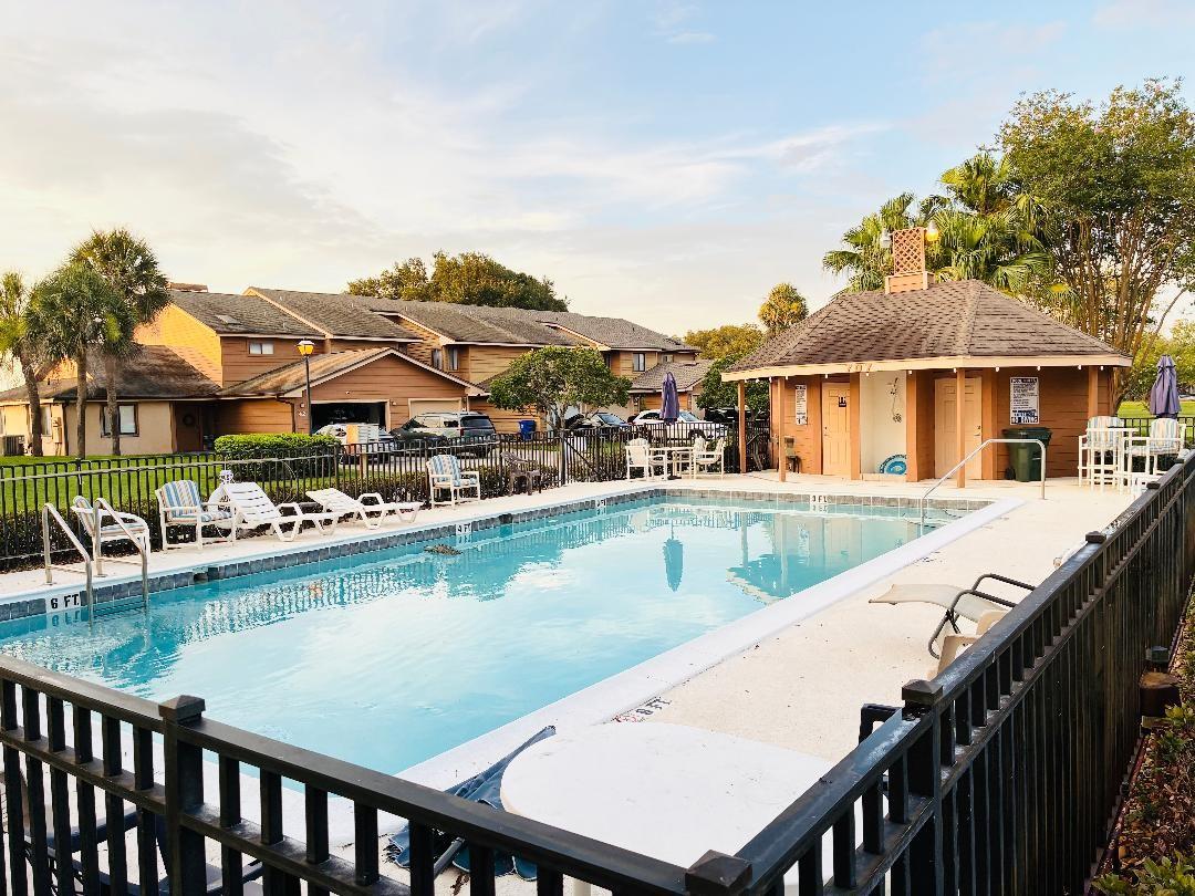 FAIRFIELD ON TEE - Residential Lease