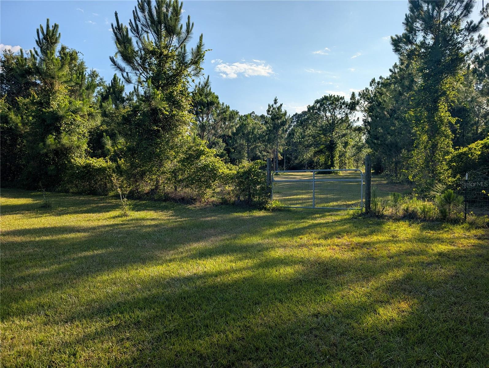 HOLOPAW COUNTRY ESTATES SEC 1 - Land