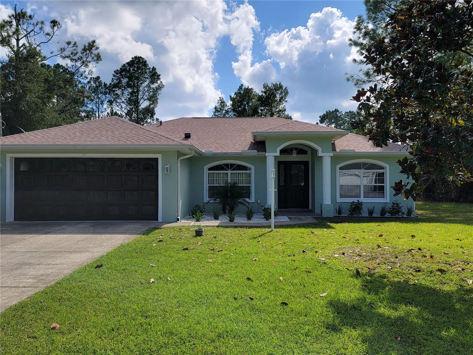 Short Sale. Well-built 3-bedroom, 2-bath home with a 2-car garage. Functional floor plan offering comfortable living space for everyday living or entertaining. Spacious living areas, good-sized bedrooms, and plenty of potential to make it your own. Conveniently located near shopping, dining, schools, parks, and major roadways. A solid opportunity for a primary residence, seasonal home, or investment property.