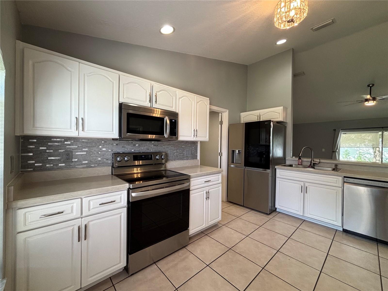 PINE LAKES - Residential