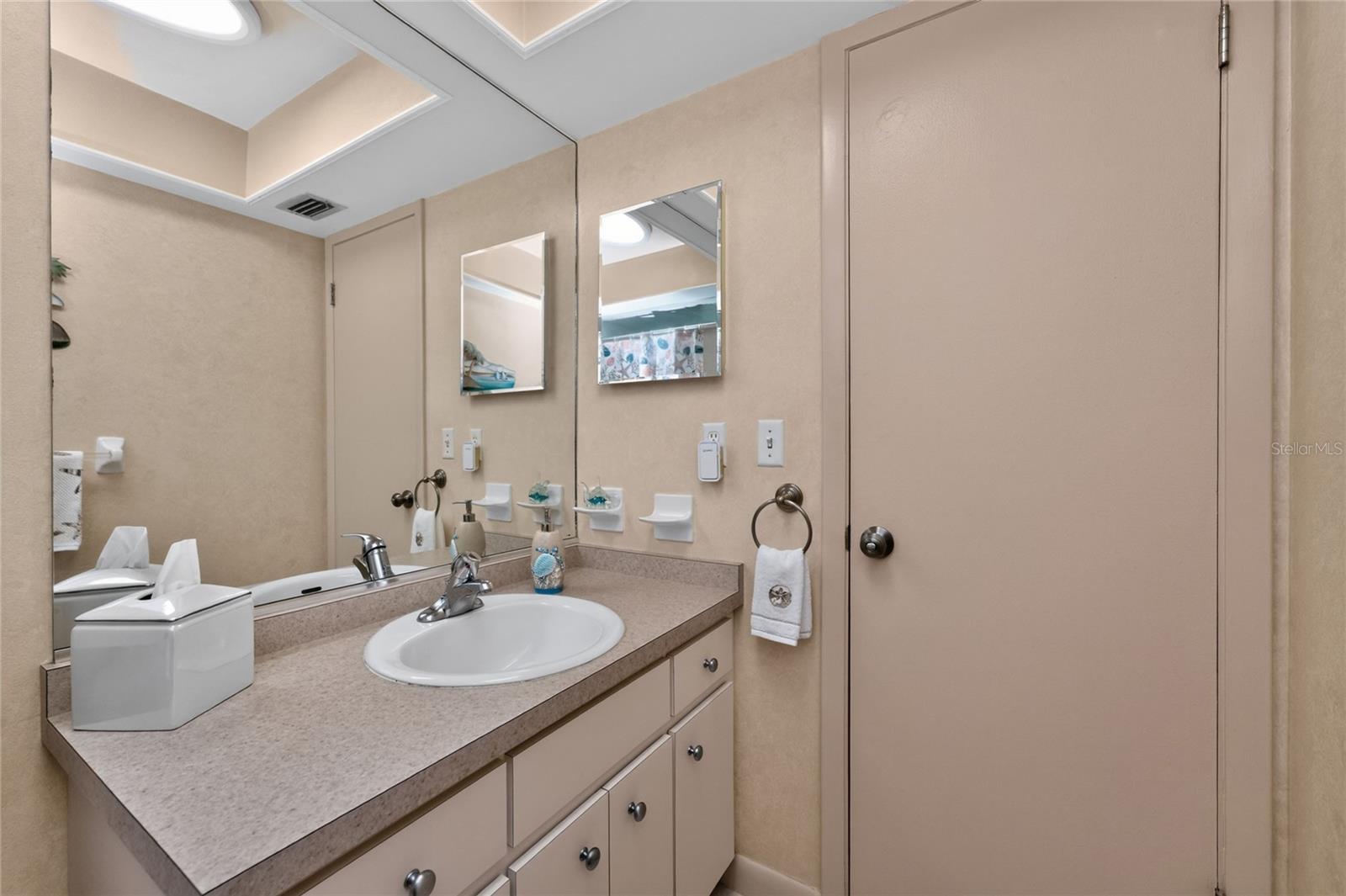 ROTONDA WEST OAKLAND HILLS - Residential
