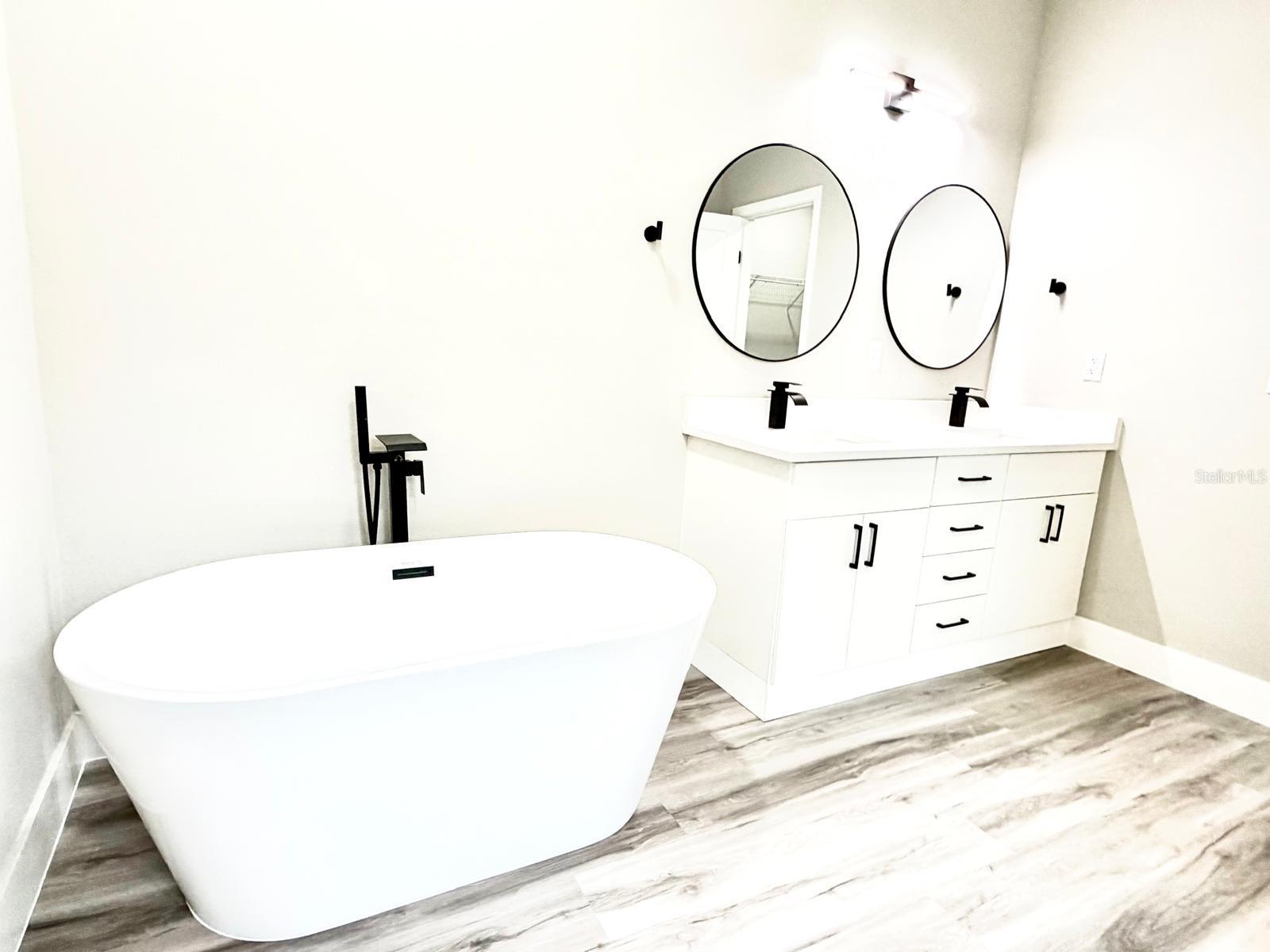 CITRUS SPGS UNIT 27 - Residential