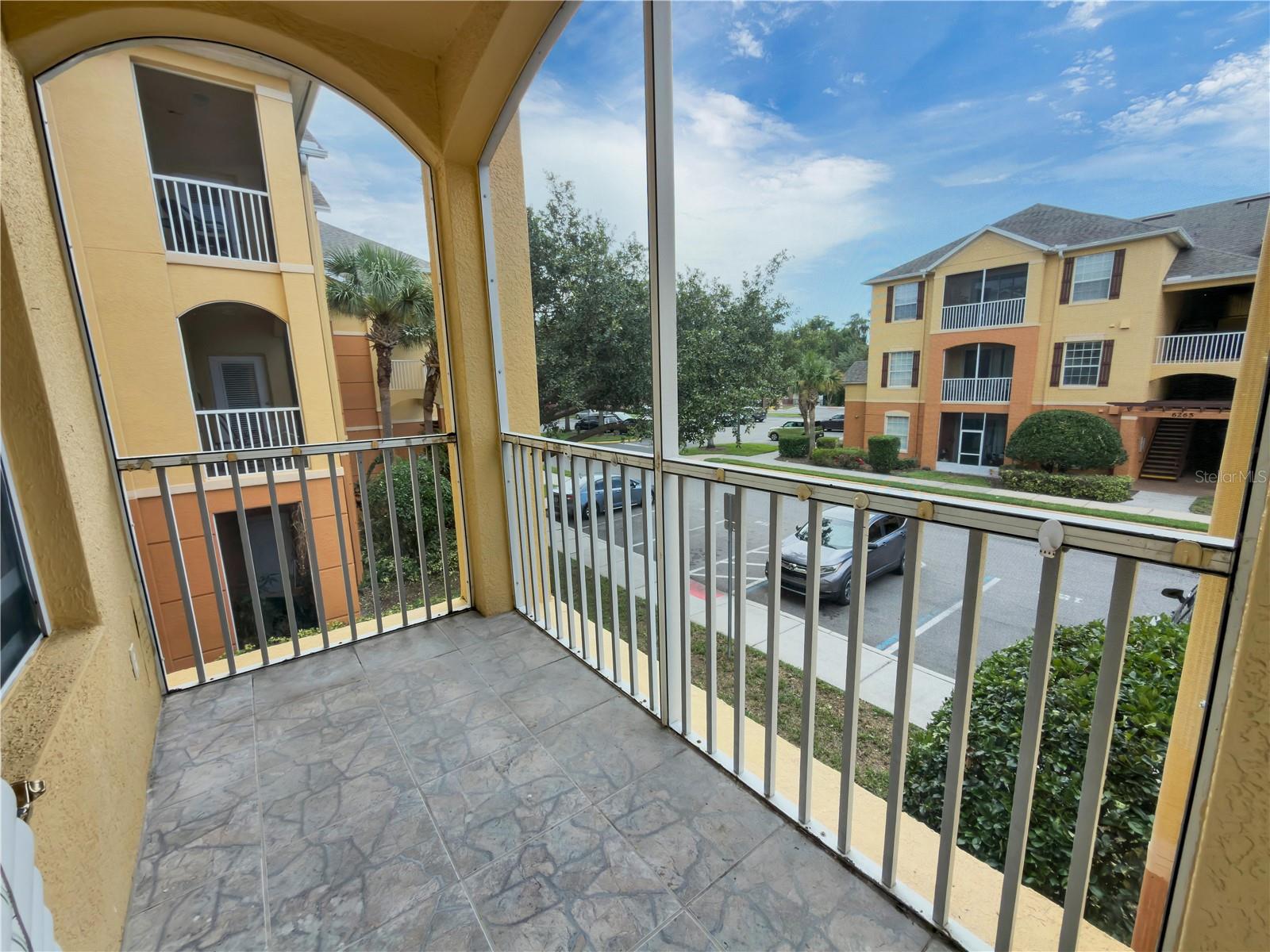 HORIZONS/VISTA LAKES CONDO PH 6 - Residential