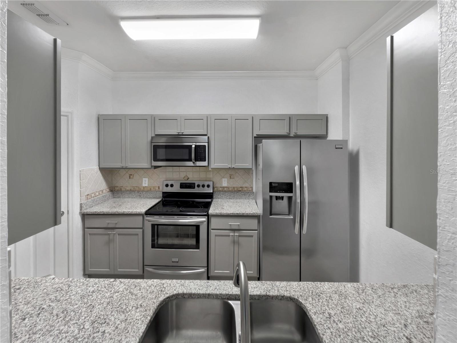 HORIZONS/VISTA LAKES CONDO PH 6 - Residential