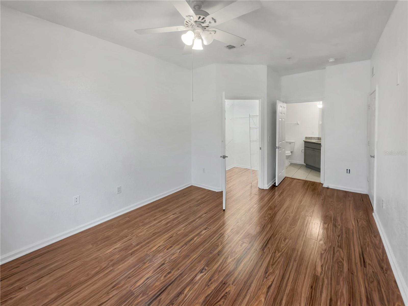 HORIZONS/VISTA LAKES CONDO PH 6 - Residential