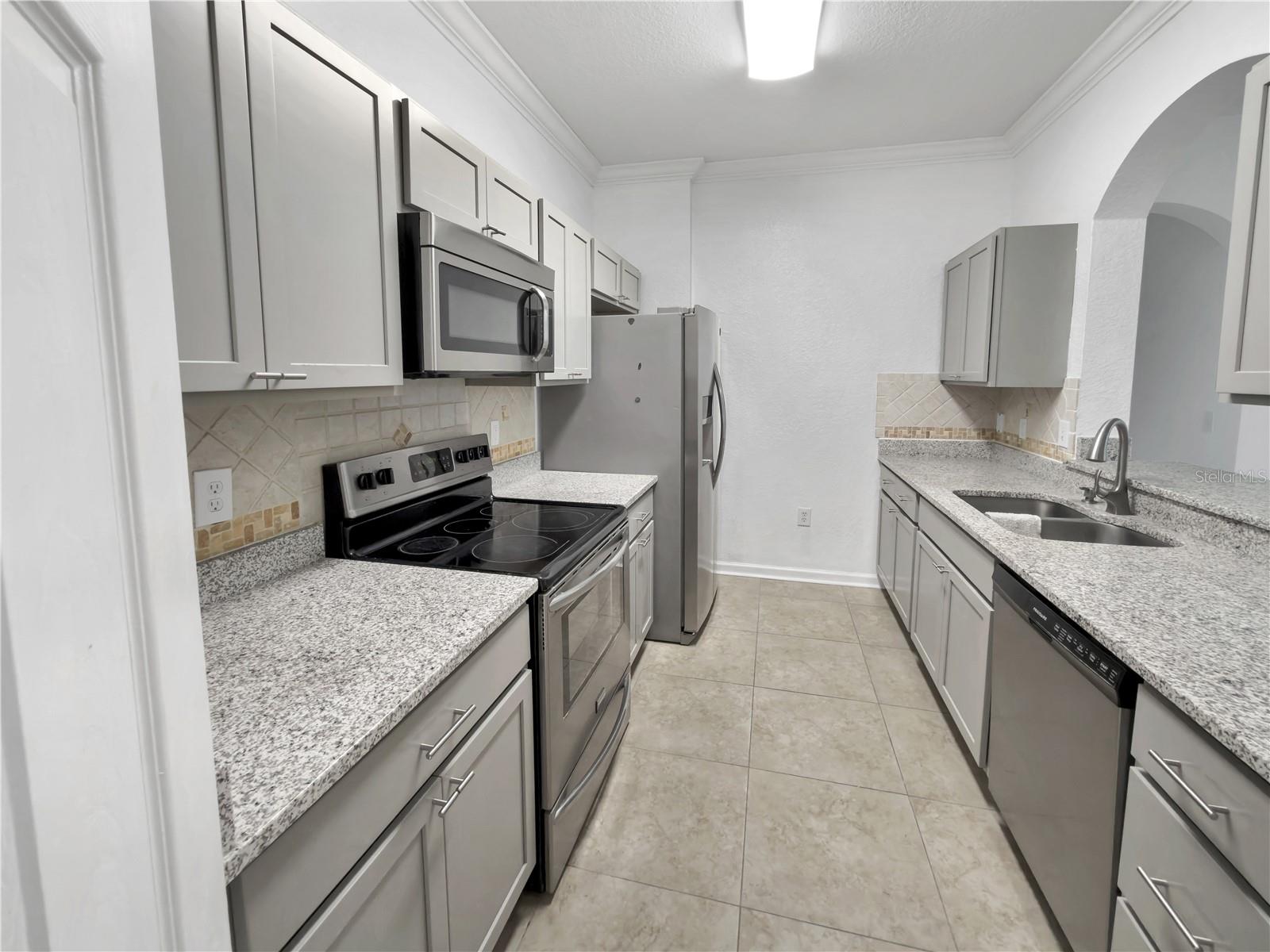 HORIZONS/VISTA LAKES CONDO PH 6 - Residential