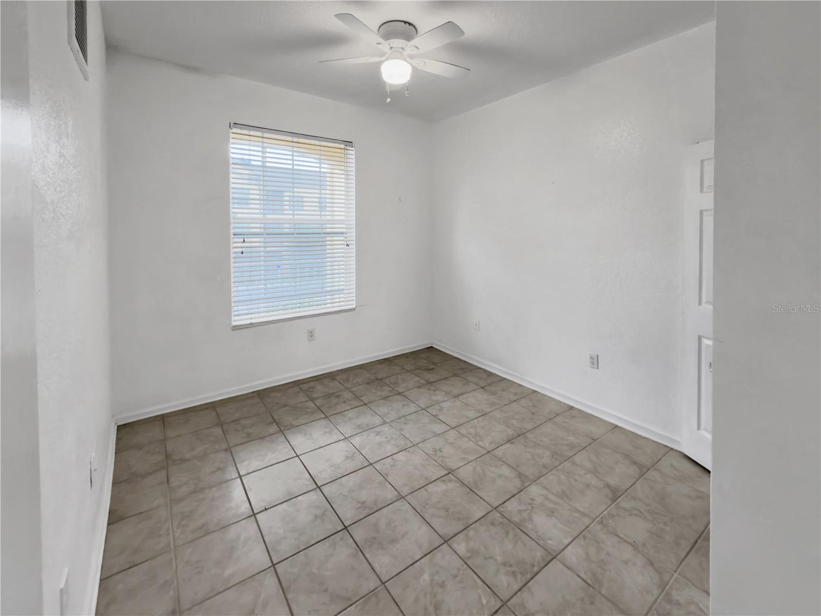 HORIZONS/VISTA LAKES CONDO PH 6 - Residential