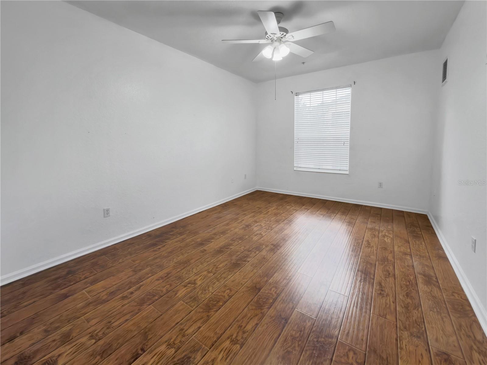 HORIZONS/VISTA LAKES CONDO PH 6 - Residential